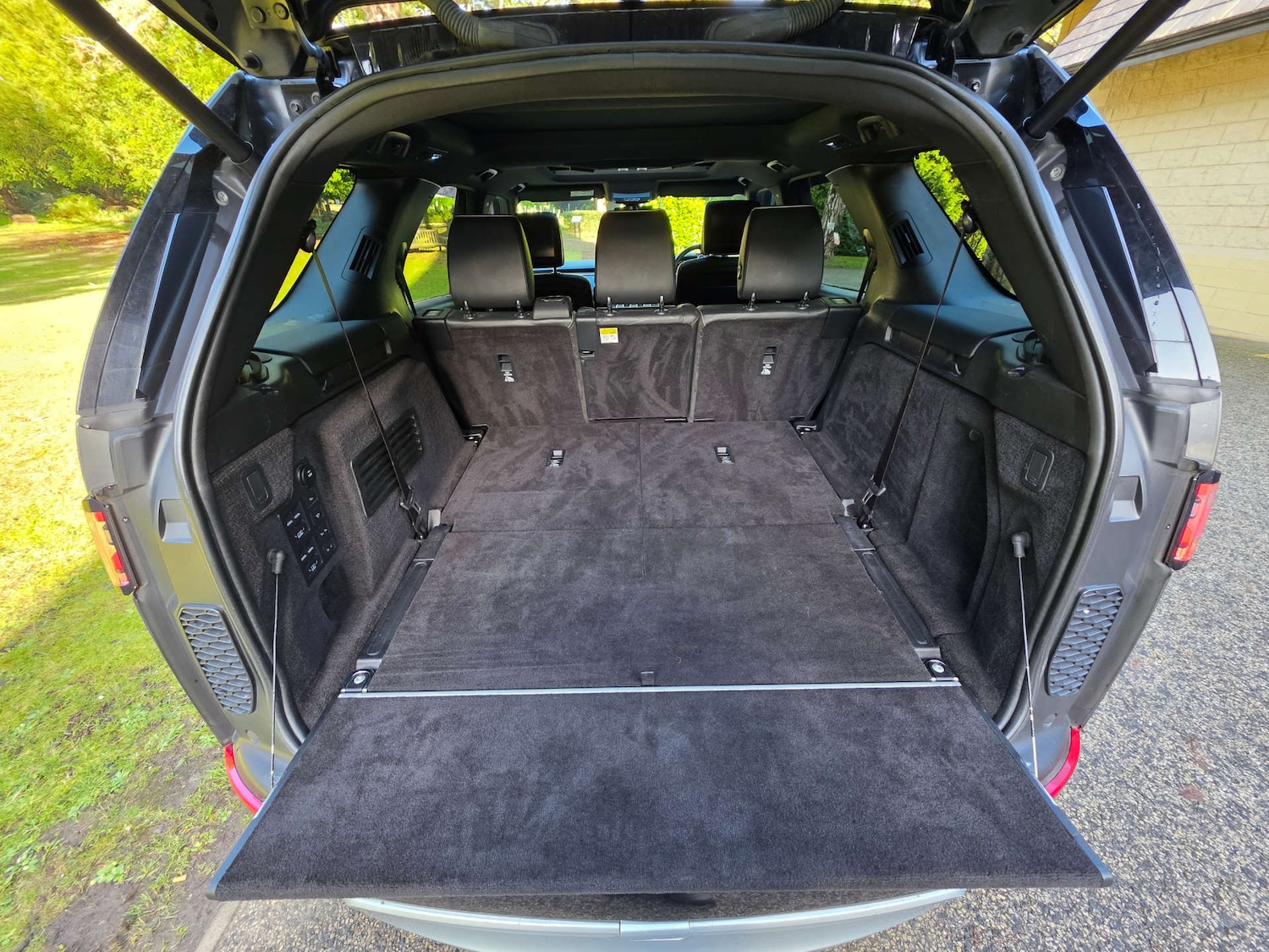 Used Land Rover Discovery 2017 for sale - 77301674: Photo 21