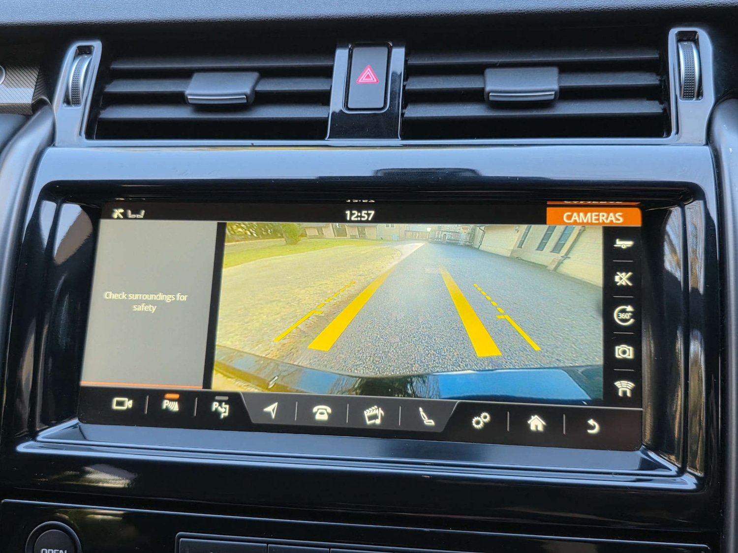 Used Land Rover Discovery 2017 for sale - 77301674: Photo 62