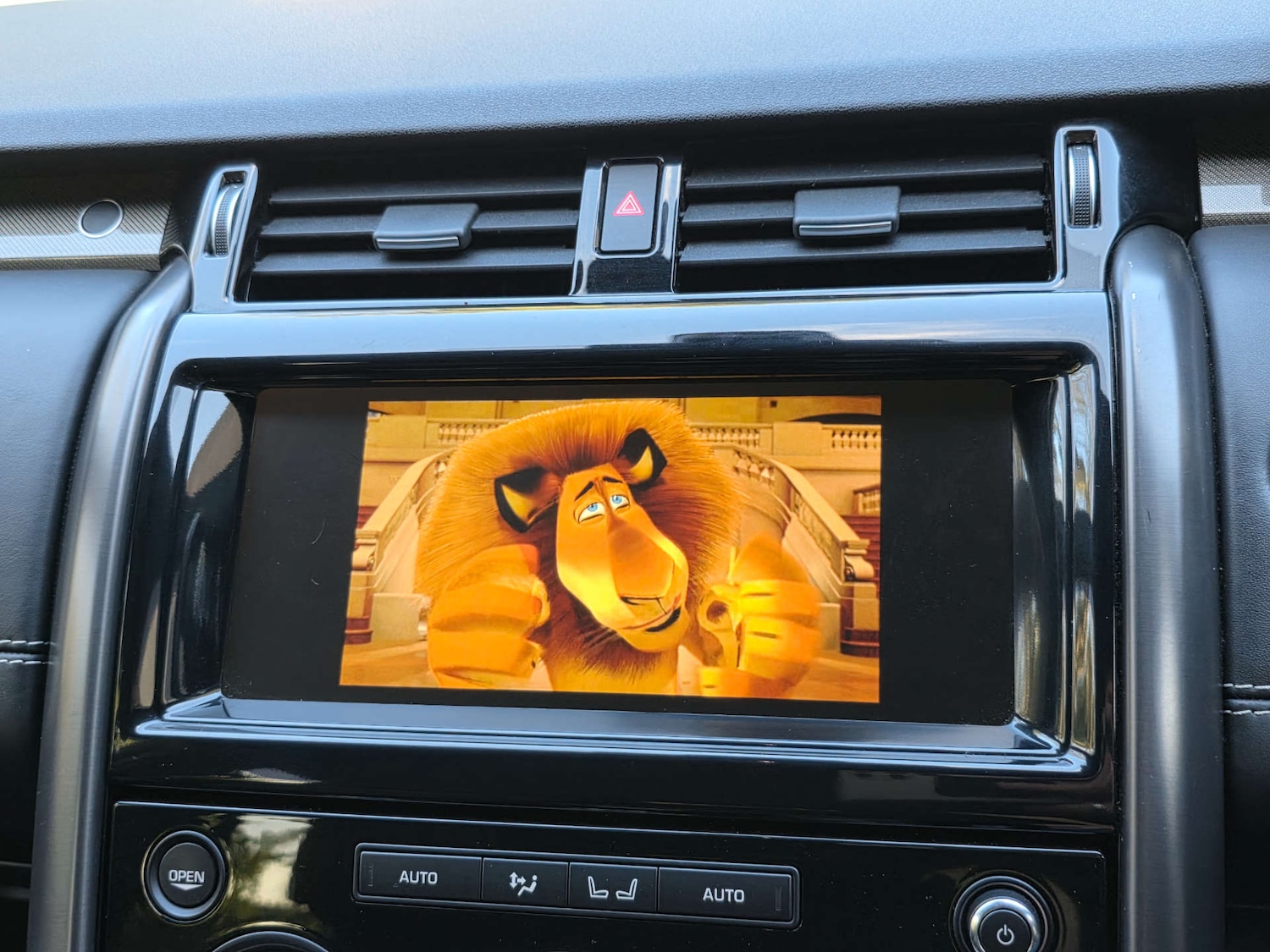 Used Land Rover Discovery 2017 for sale - 77301674: Photo 66