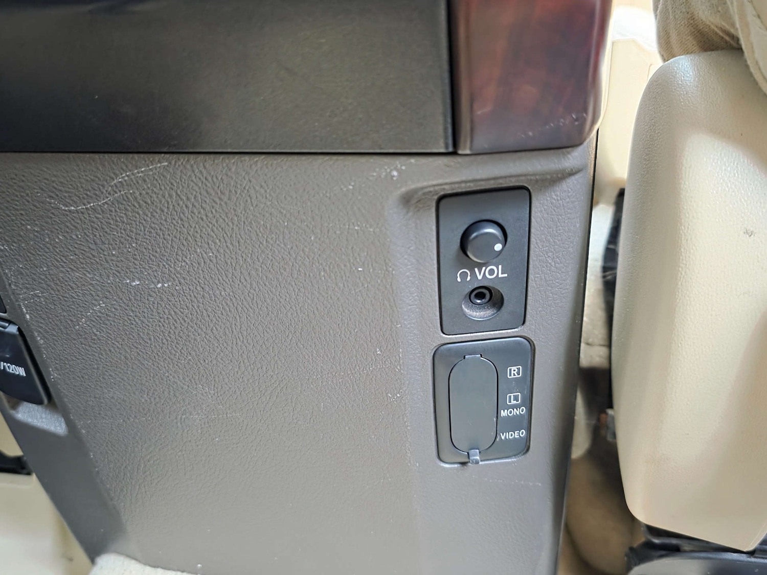 Used Toyota Land Cruiser 2016 for sale - 77617076: Photo 39