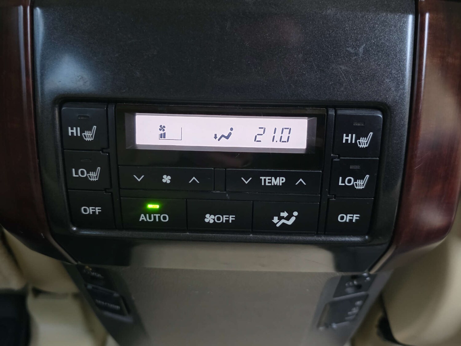 Used Toyota Land Cruiser 2016 for sale - 77617076: Photo 40