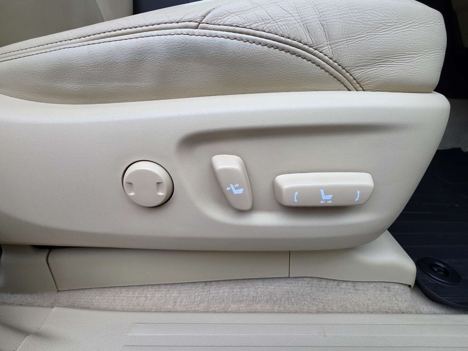 Used Toyota Land Cruiser 2016 for sale - 77617076: Photo 46