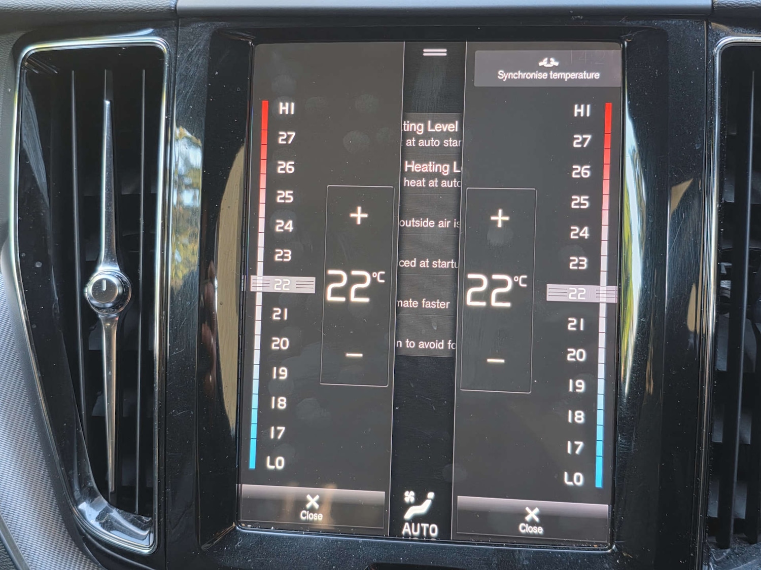 Used Volvo XC60 2020 for sale - 77434604: Photo 2