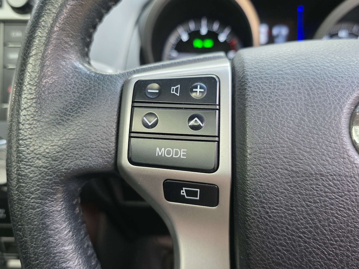 Used Toyota Land Cruiser 2017 for sale - 77643141: Photo 39