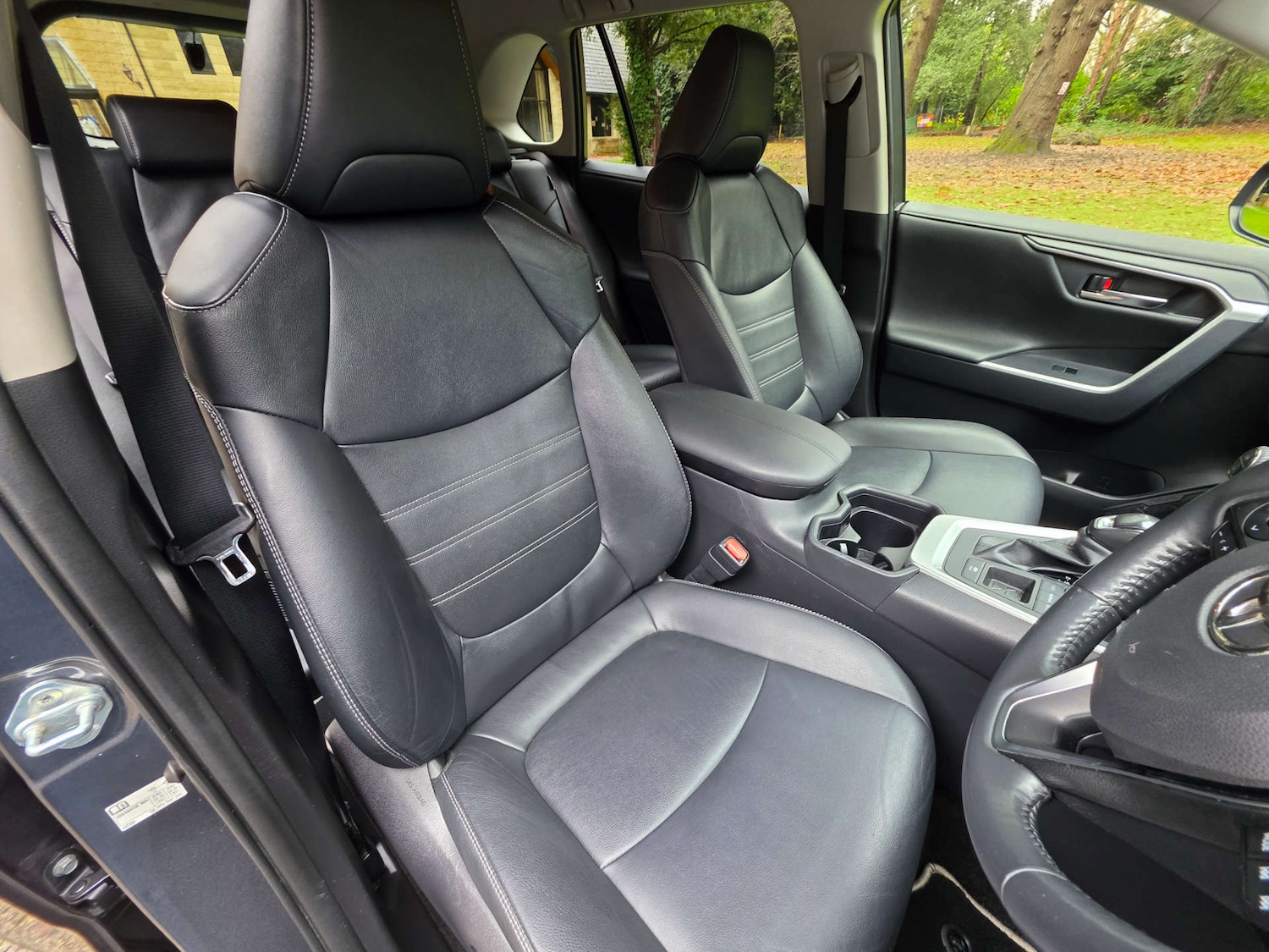 Used Toyota RAV4 2021 for sale - 76985155: Photo 13