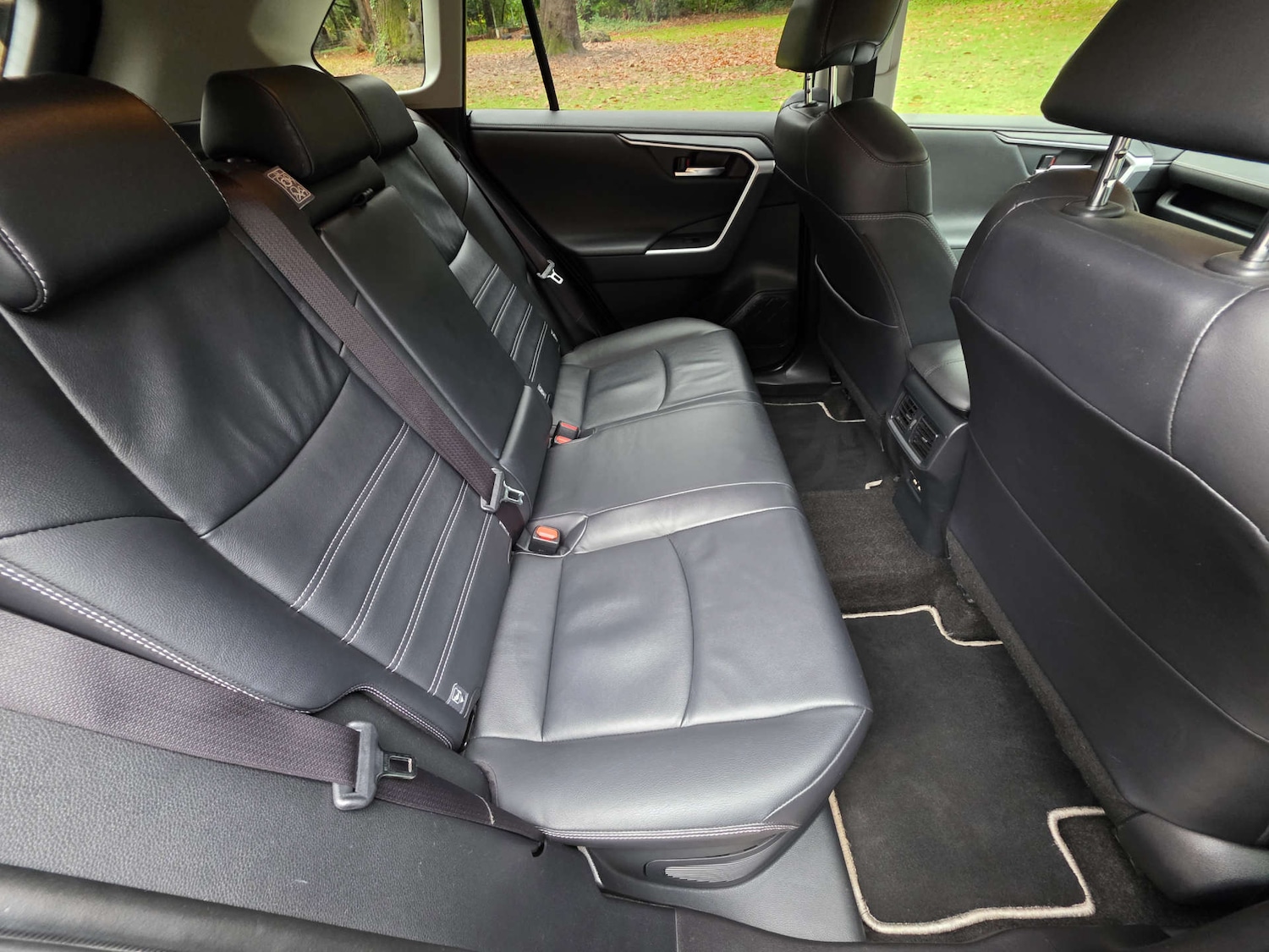 Used Toyota RAV4 2021 for sale - 76985155: Photo 14