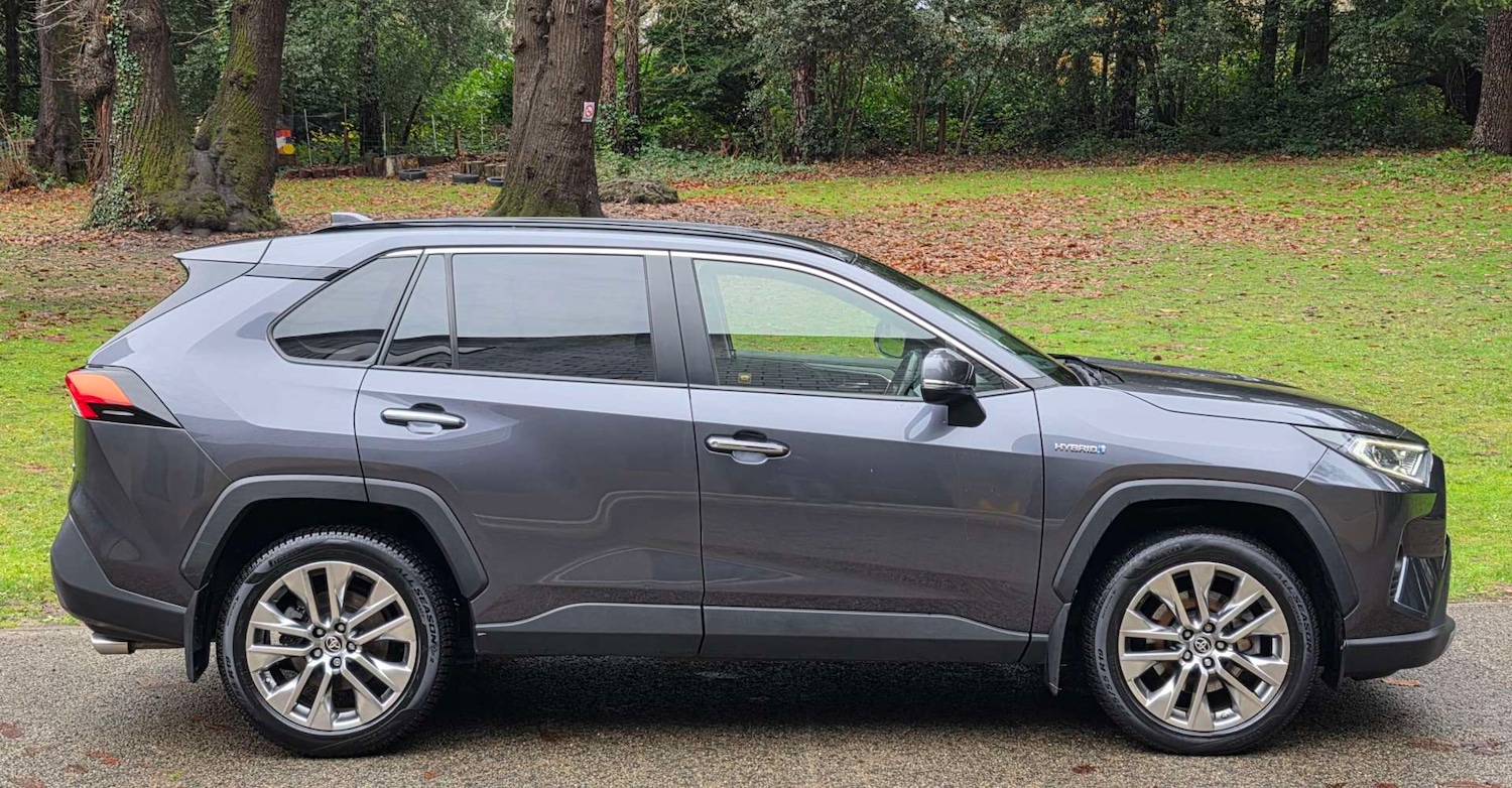 Used Toyota RAV4 2021 for sale - 76985155: Photo 29