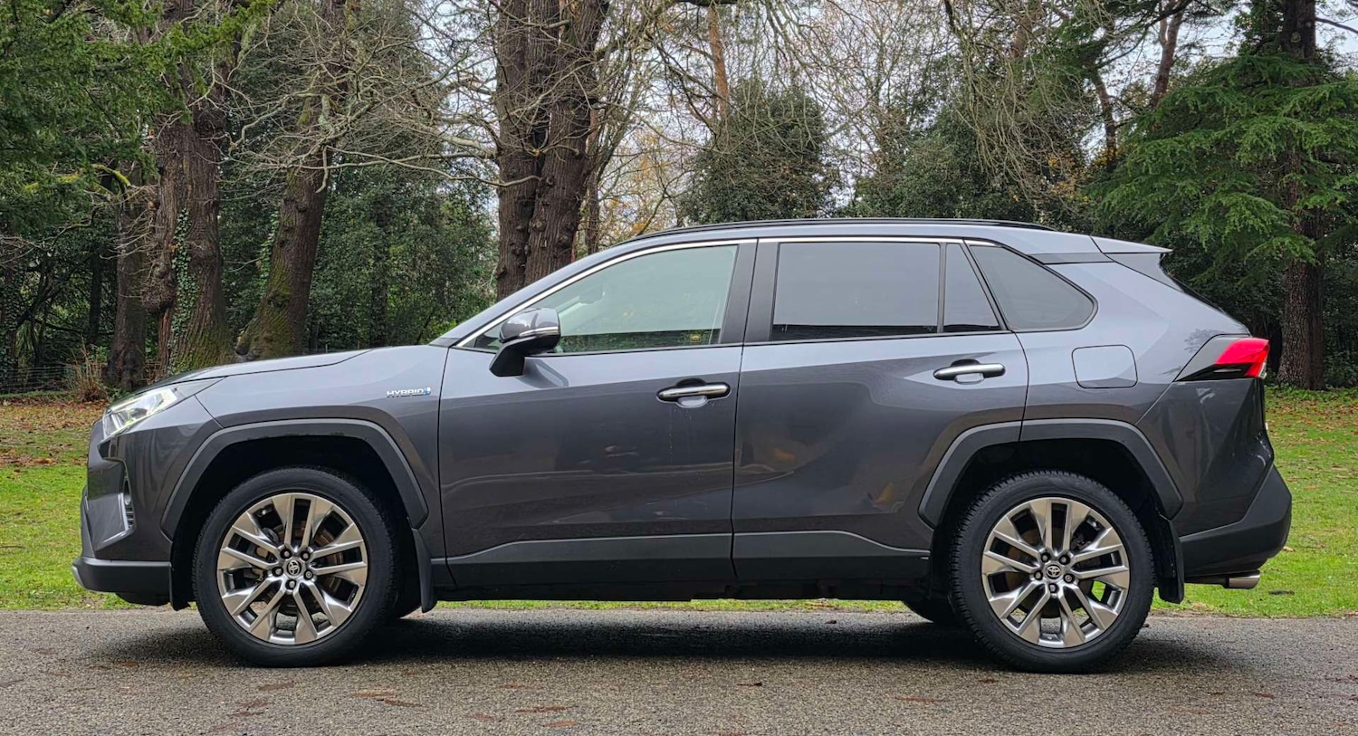 Used Toyota RAV4 2021 for sale - 76985155: Photo 3