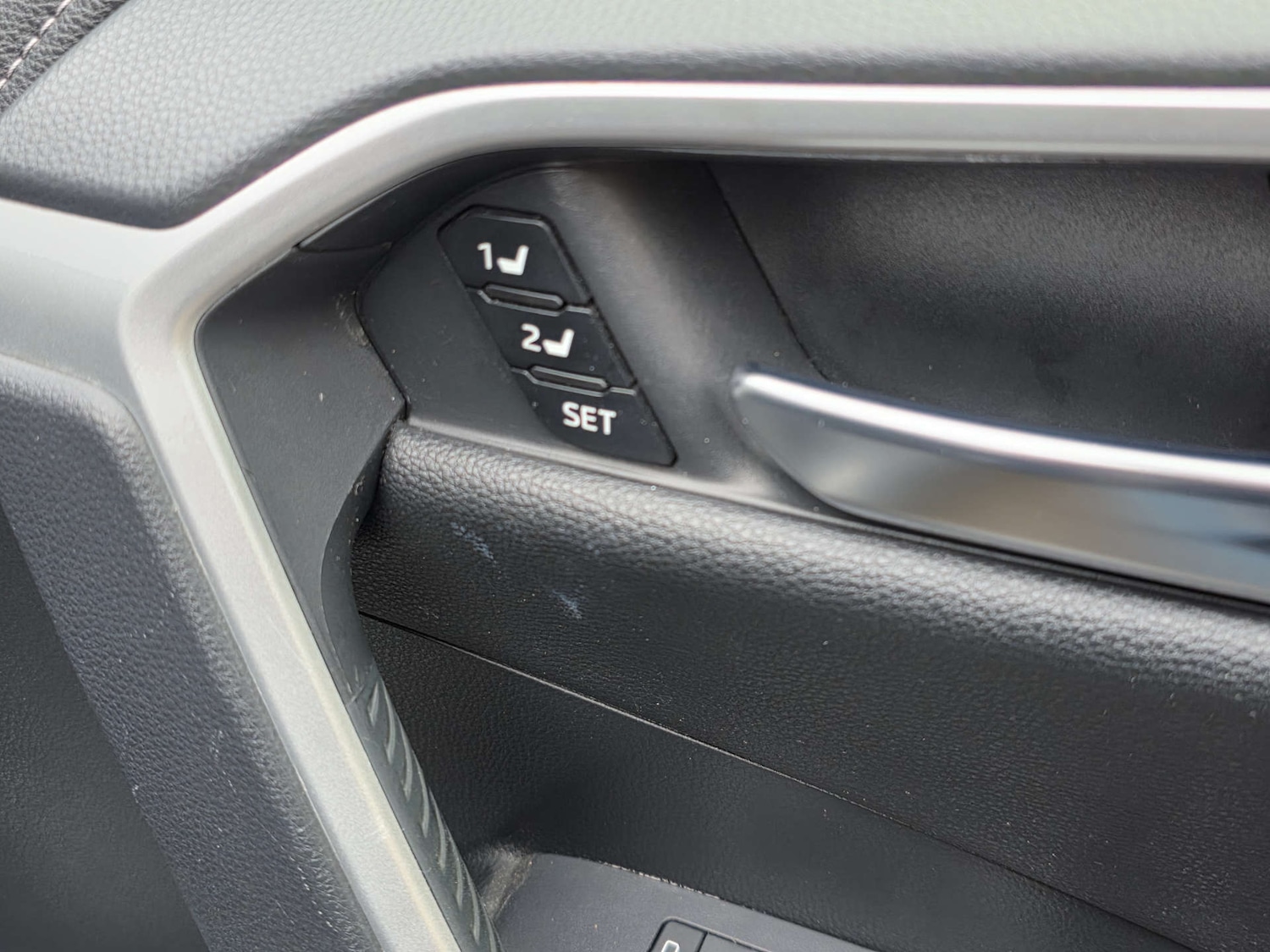 Used Toyota RAV4 2021 for sale - 76985155: Photo 41