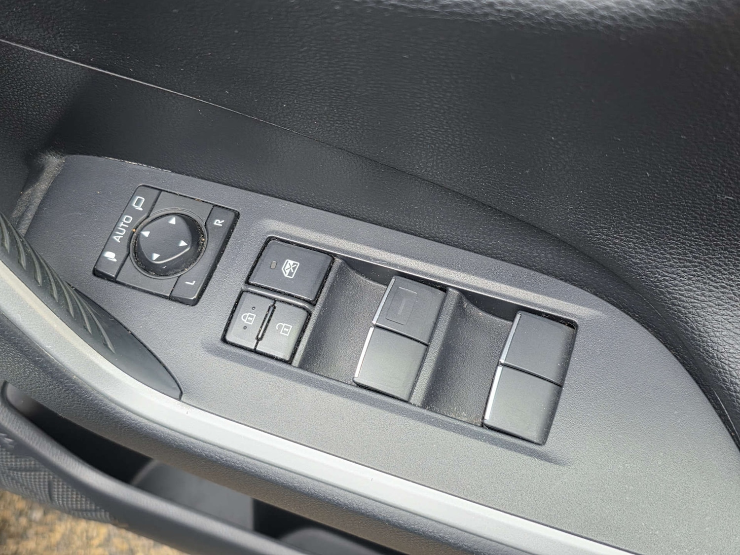 Used Toyota RAV4 2021 for sale - 76985155: Photo 42