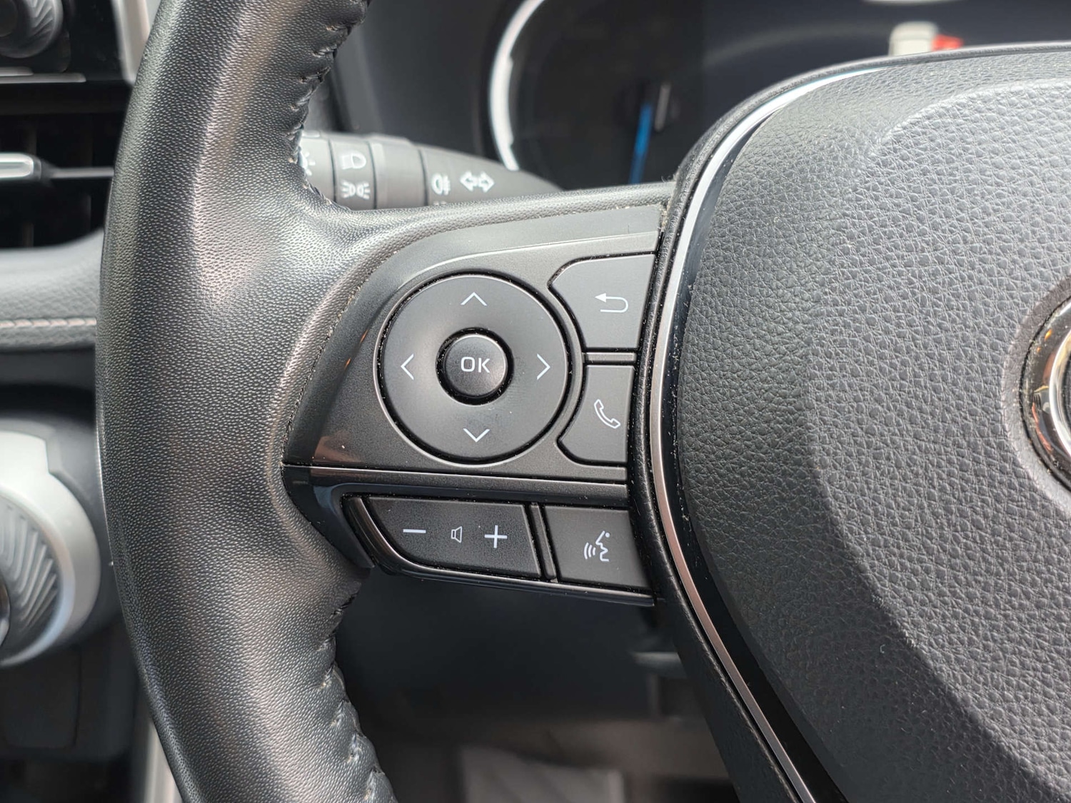 Used Toyota RAV4 2021 for sale - 76985155: Photo 44