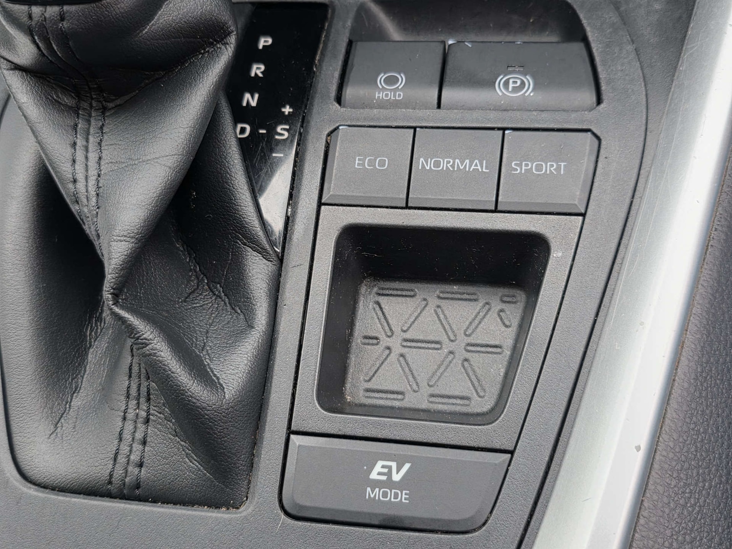 Used Toyota RAV4 2021 for sale - 76985155: Photo 48