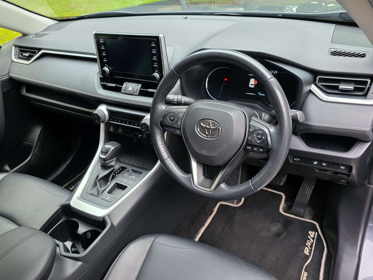 Used Toyota RAV4 2021 for sale - 76985155: Photo 8