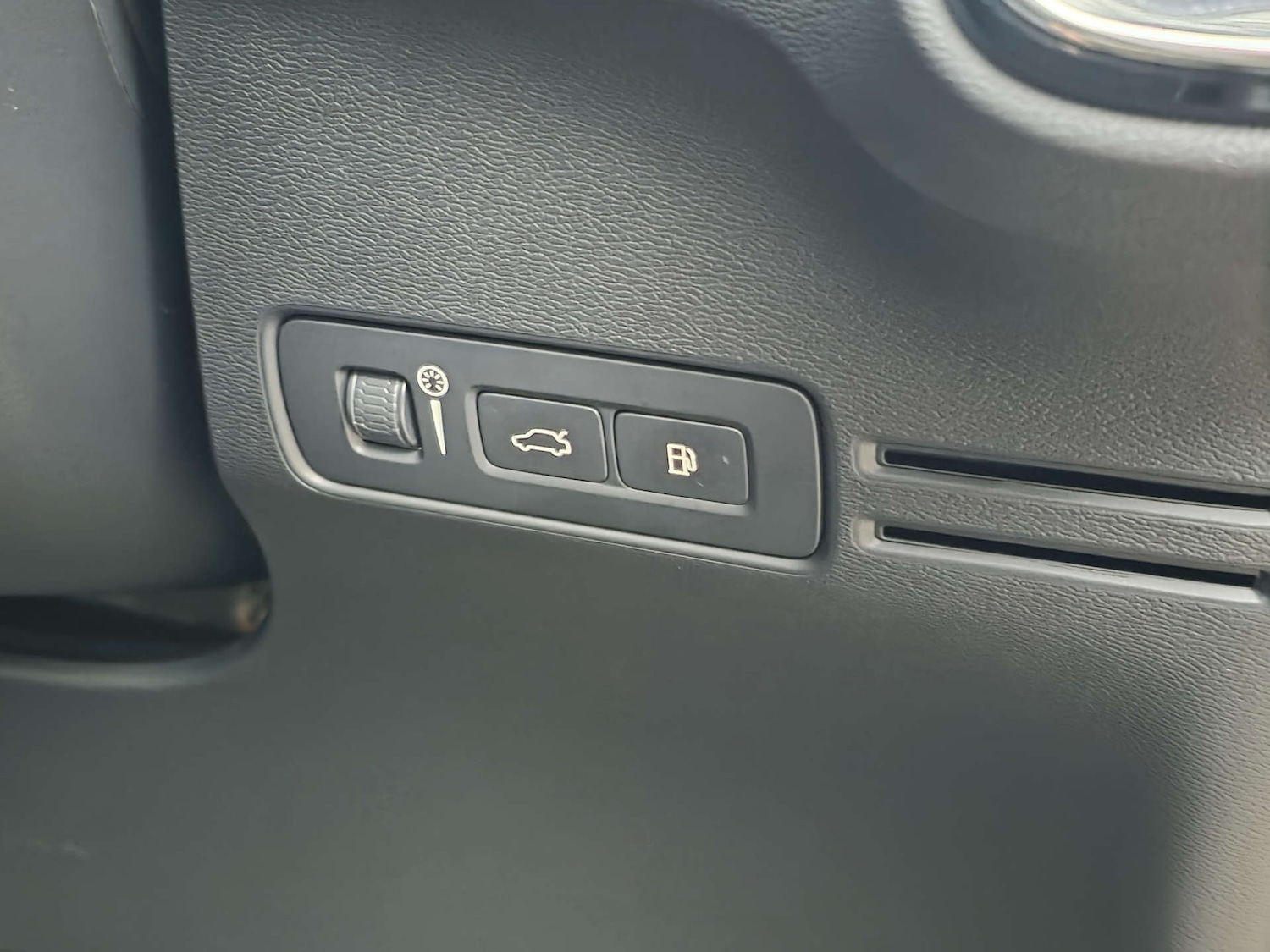 Used Volvo XC40 2022 for sale - 77249198: Photo 42