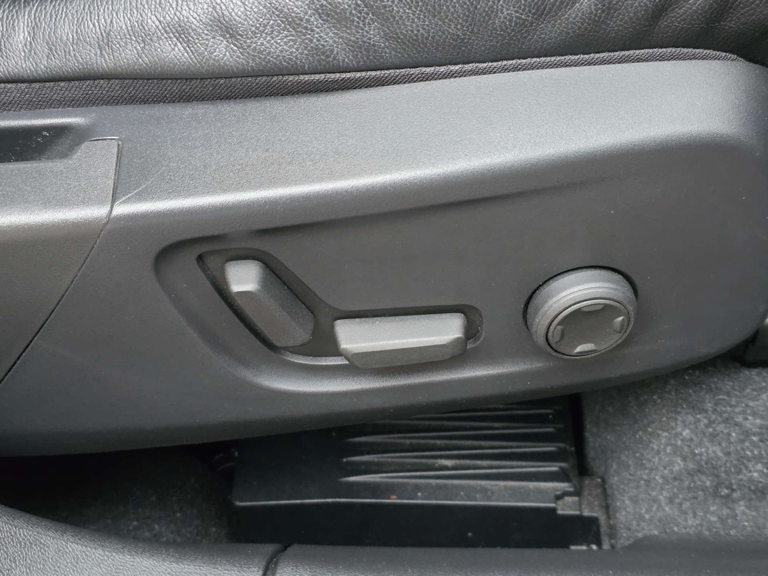 Used Volvo XC40 2022 for sale - 77249198: Photo 44