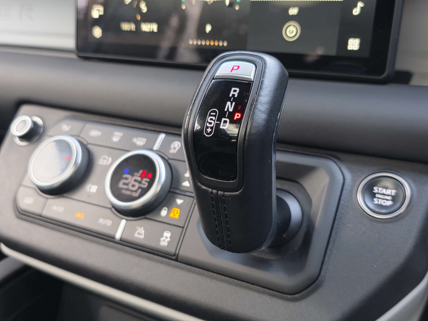 Used Land Rover Defender 2023 for sale - 77617074: Photo 30