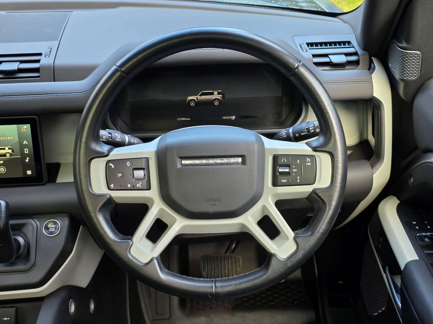 Used Land Rover Defender 2023 for sale - 77617074: Photo 37