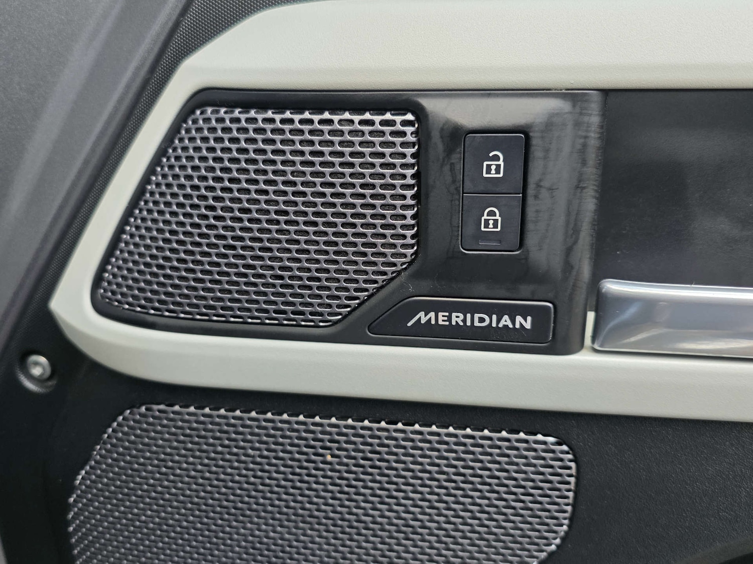 Used Land Rover Defender 2023 for sale - 77617074: Photo 43