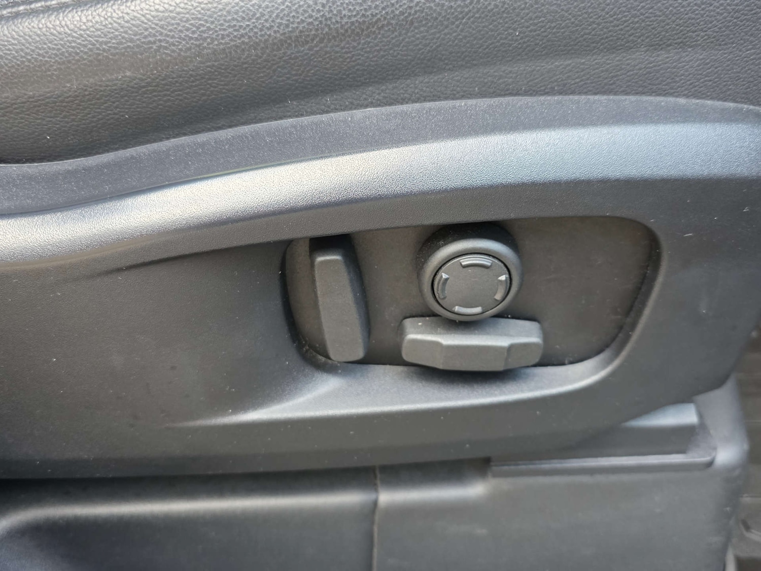 Used Land Rover Defender 2023 for sale - 77617074: Photo 44