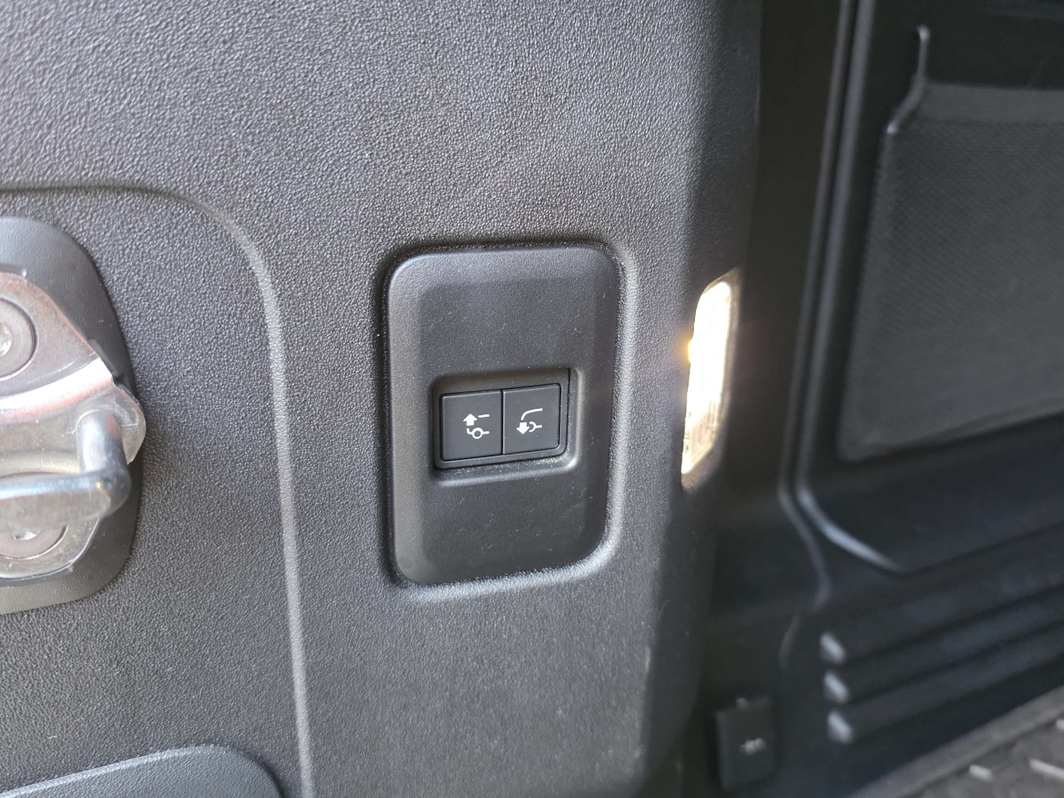 Used Land Rover Defender 2023 for sale - 77617074: Photo 55