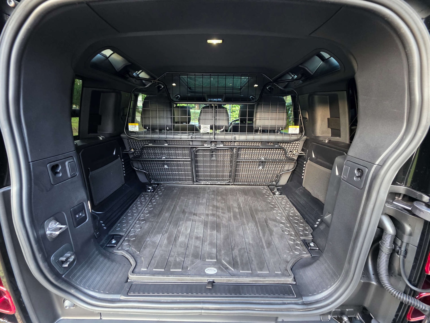 Used Land Rover Defender 2023 for sale - 77617074: Photo 64