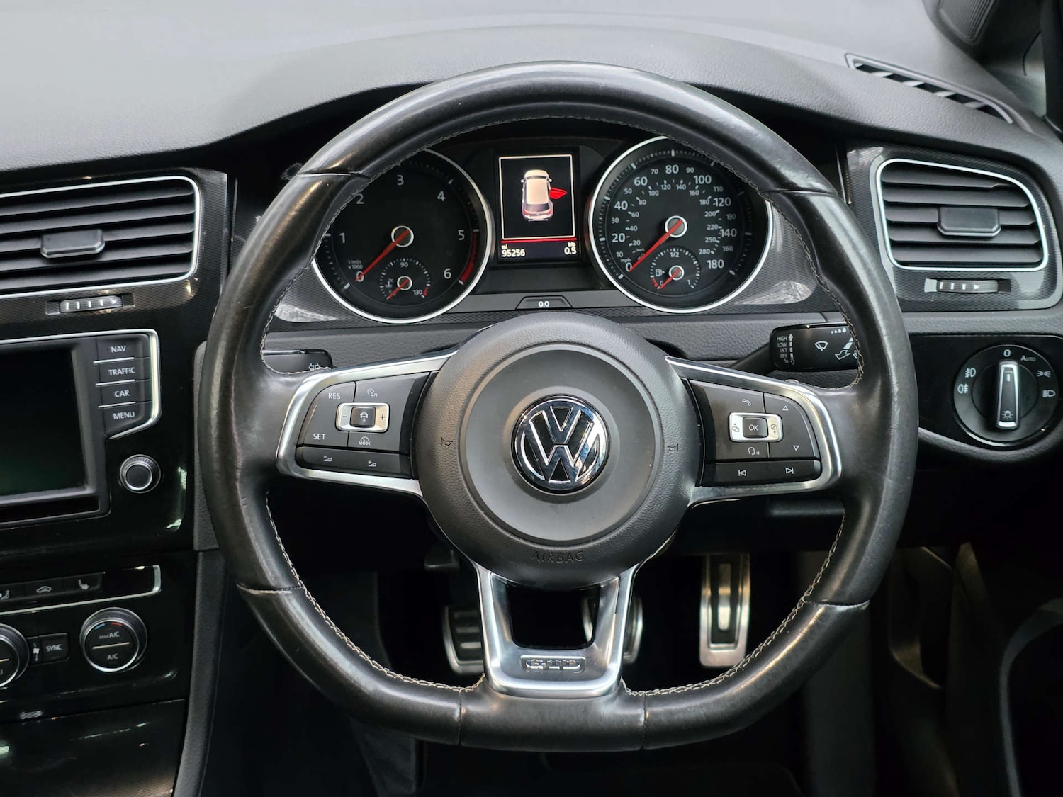 Used Volkswagen Golf 2016 for sale - 77301690: Photo 26