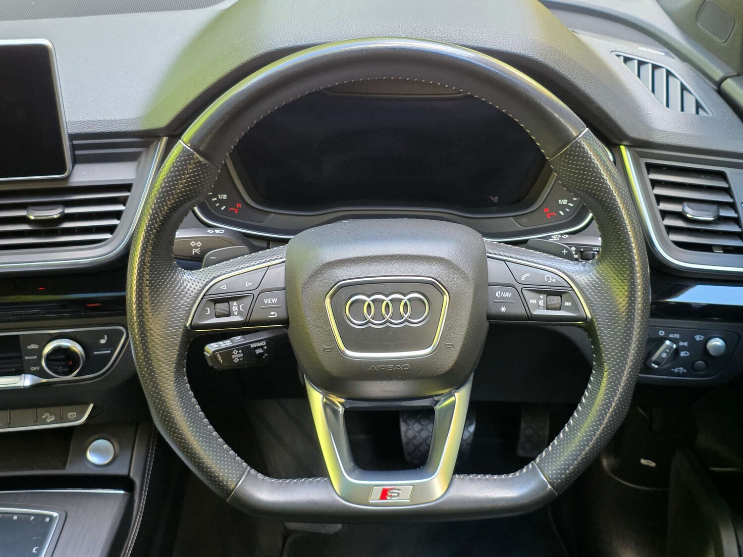 Used Audi Q5 2020 for sale - 75982847: Photo 15