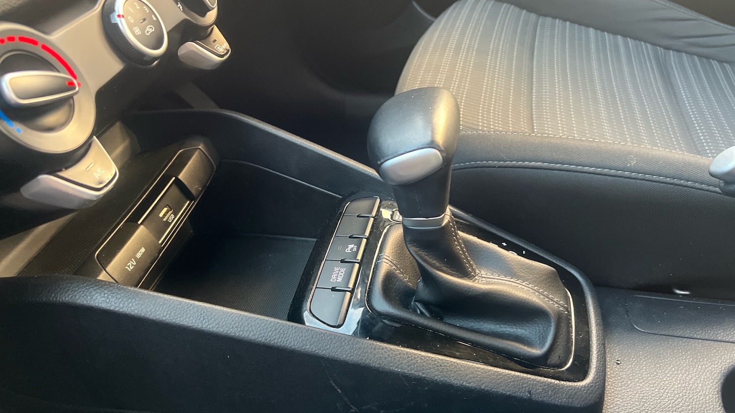 Used Kia Stonic 2022 for sale - 77189109: Photo 13