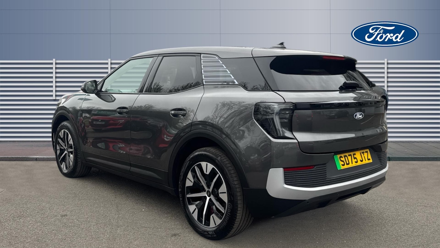 Used Ford Explorer 2025 for sale - 77997496: Photo 2