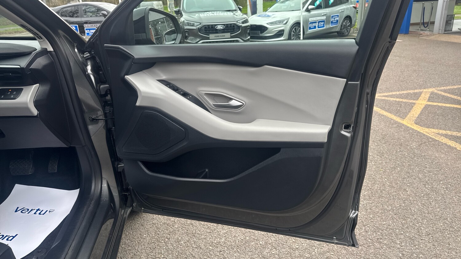 Used Ford Explorer 2025 for sale - 77997496: Photo 31