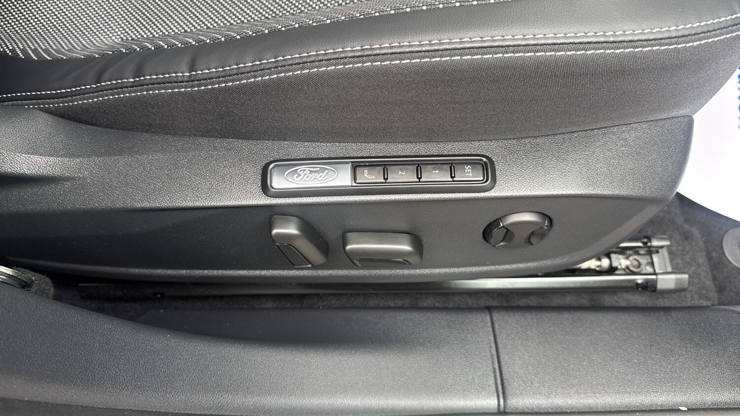 Used Ford Explorer 2025 for sale - 77997496: Photo 41