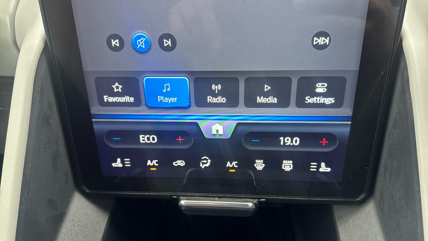 Used Ford Explorer 2025 for sale - 77997496: Photo 44