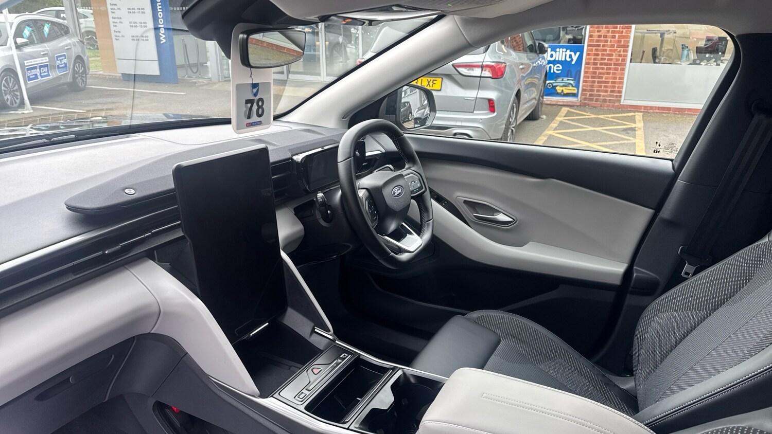 Used Ford Explorer 2025 for sale - 77997496: Photo 9