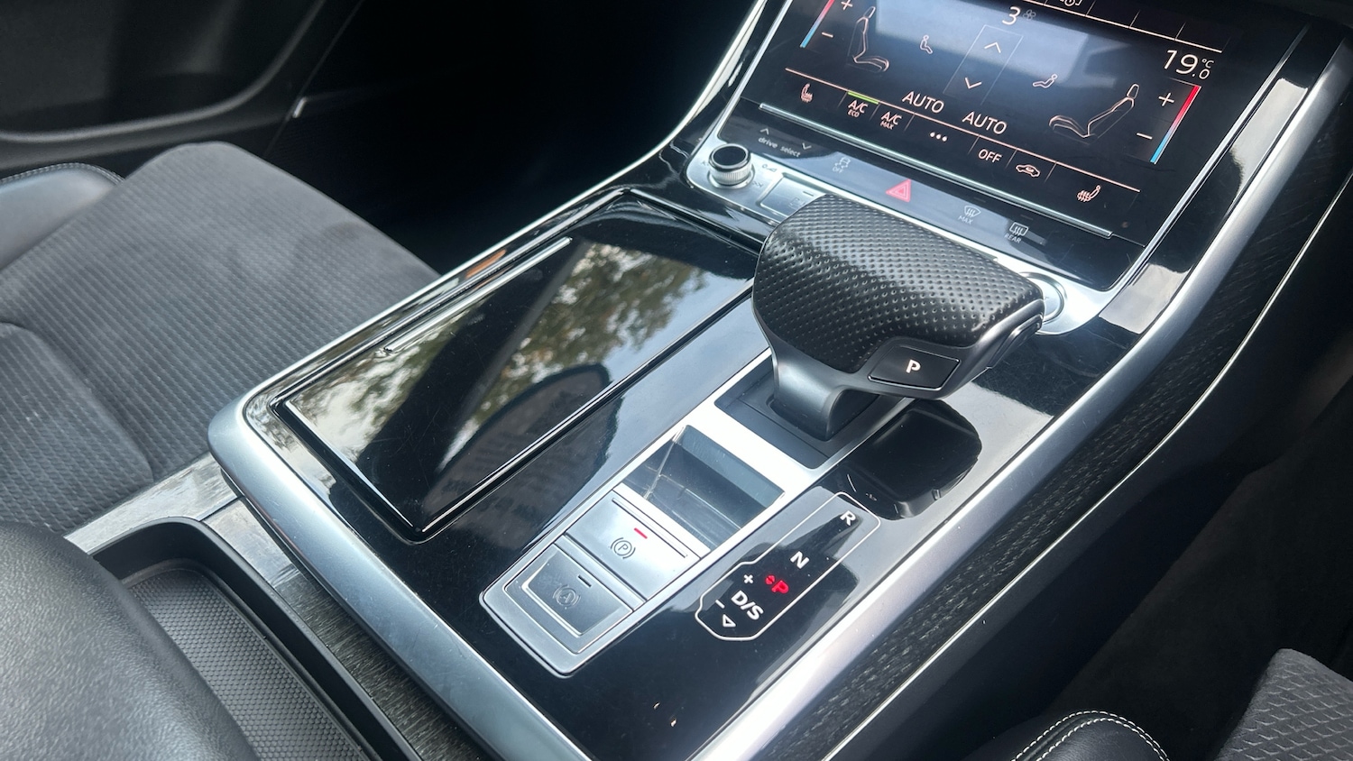 Used Audi Q8 2019 for sale - 76393432: Photo 31