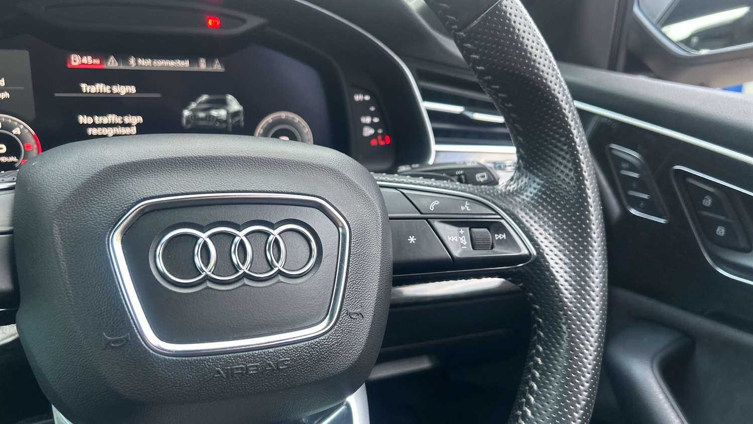 Used Audi Q8 2019 for sale - 76393432: Photo 33