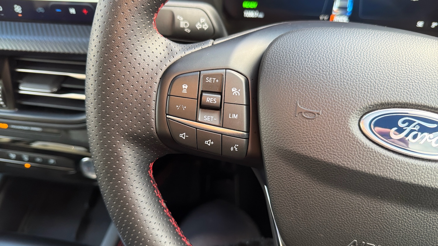 Used Ford Kuga 2025 for sale - 76649965: Photo 25