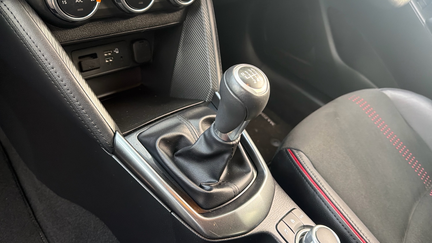 Used Mazda Mazda2 2024 for sale - 76718819: Photo 13