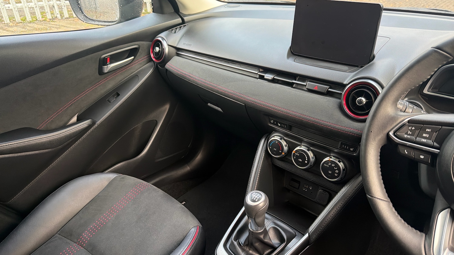 Used Mazda Mazda2 2024 for sale - 76718819: Photo 14