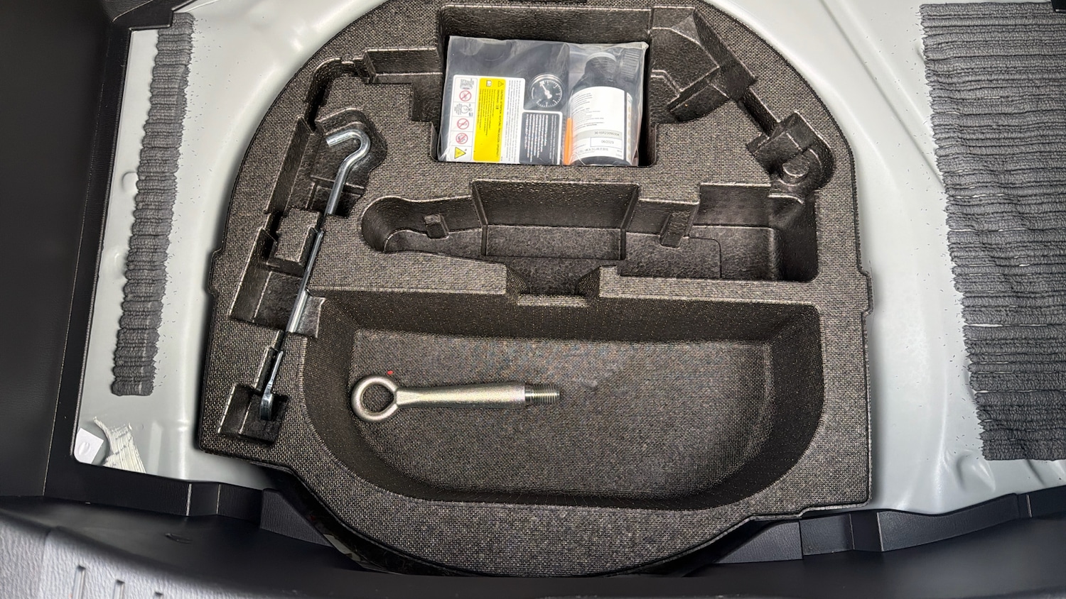 Used Mazda Mazda2 2024 for sale - 76718819: Photo 42