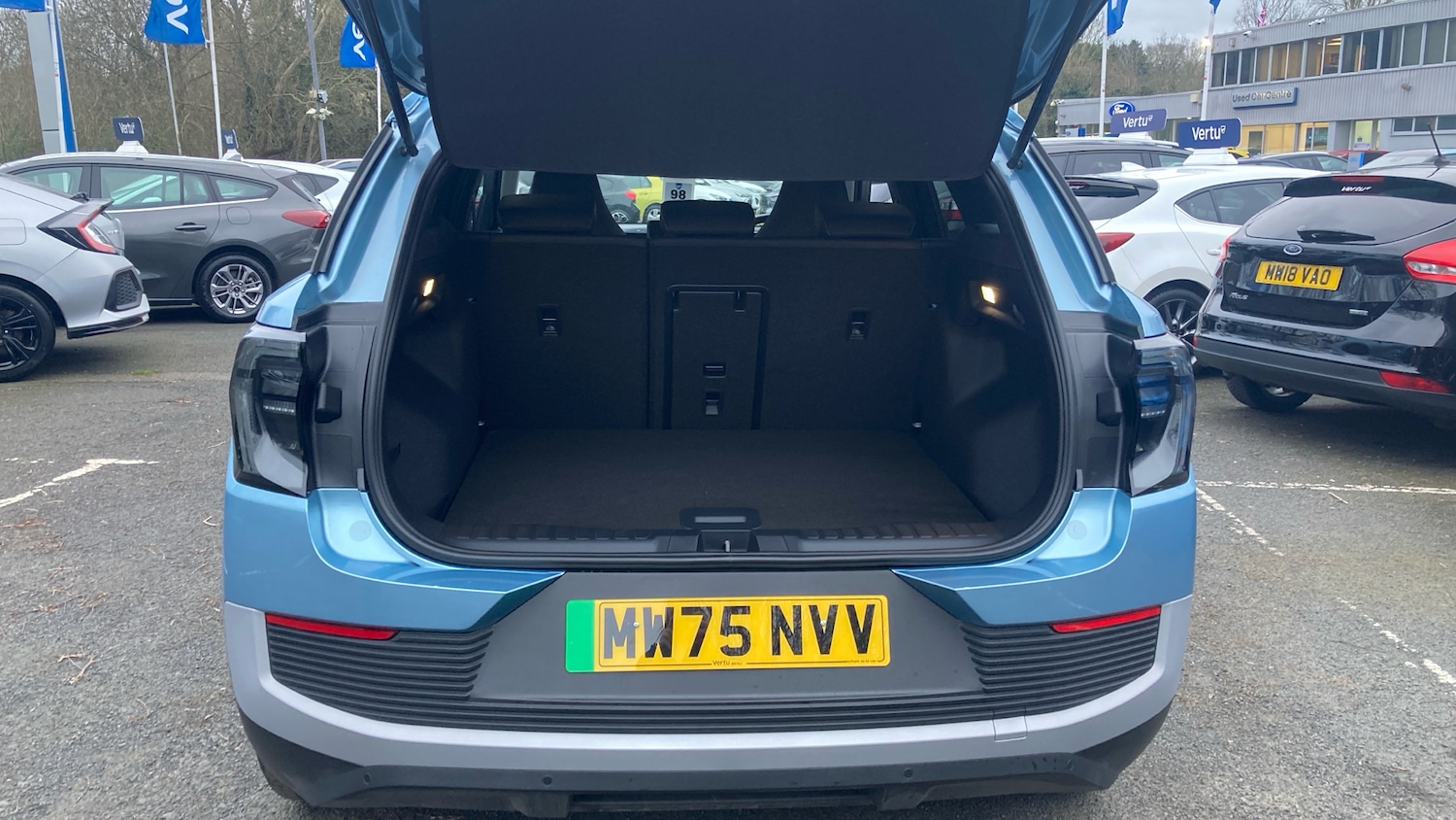 Used Ford Explorer 2025 for sale - 77830431: Photo 4