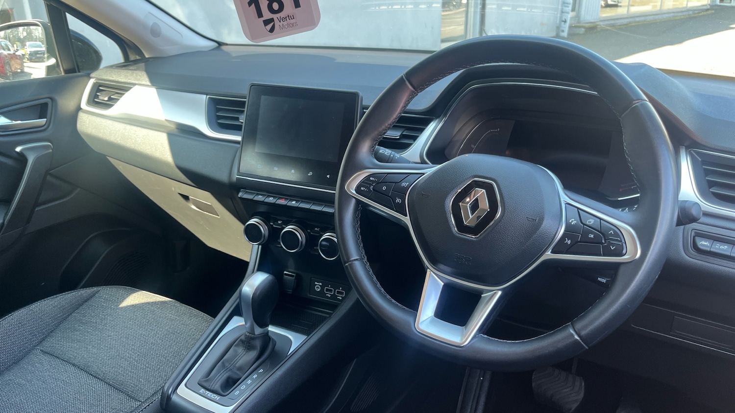 Used Renault Captur 2023 for sale - 77961693: Photo 11