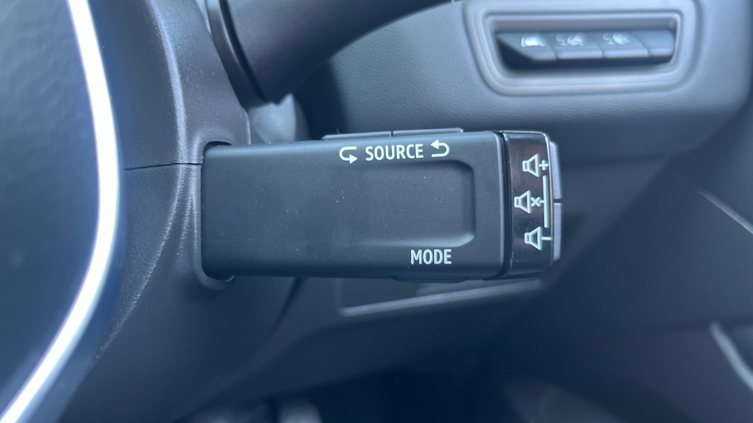 Used Renault Captur 2023 for sale - 77961693: Photo 25