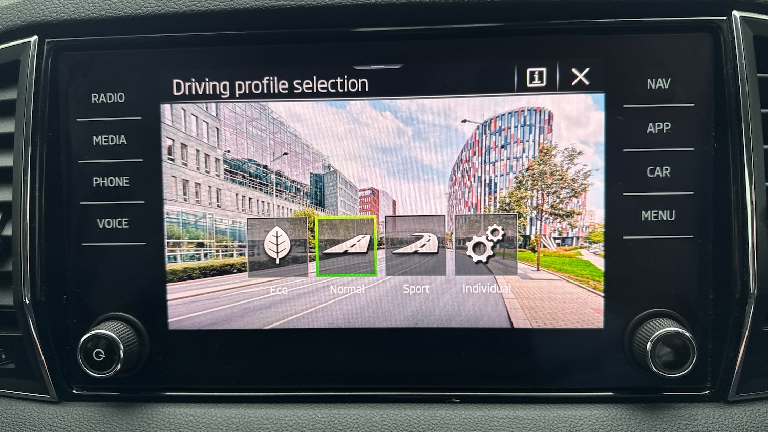 Used Skoda Karoq 2020 for sale - 76461733: Photo 38