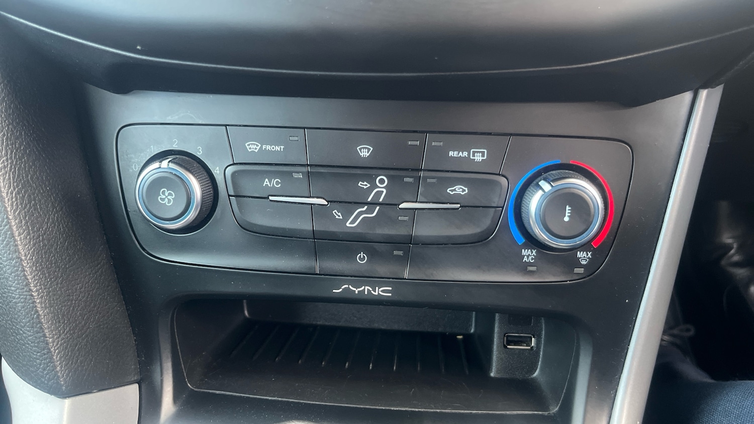 Used Ford Focus 2015 for sale - 77628800: Photo 32