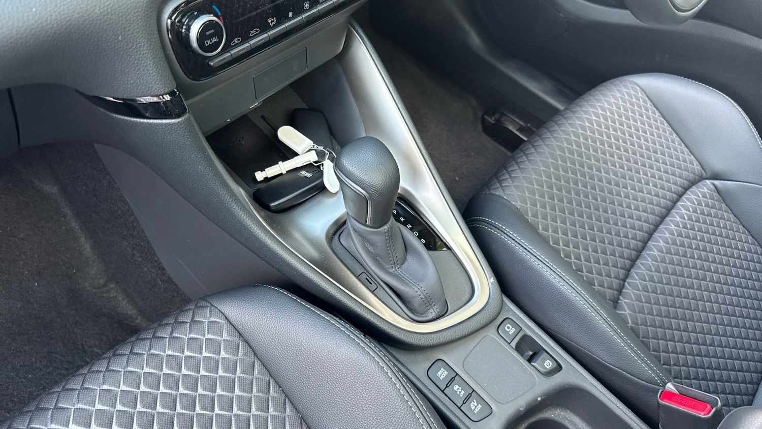 2024 Mazda Mazda2 HYBRID 1.5i Hybrid Homura Plus 5dr CVT Hybrid Hatchback Hatchb - Picture 13 of 24