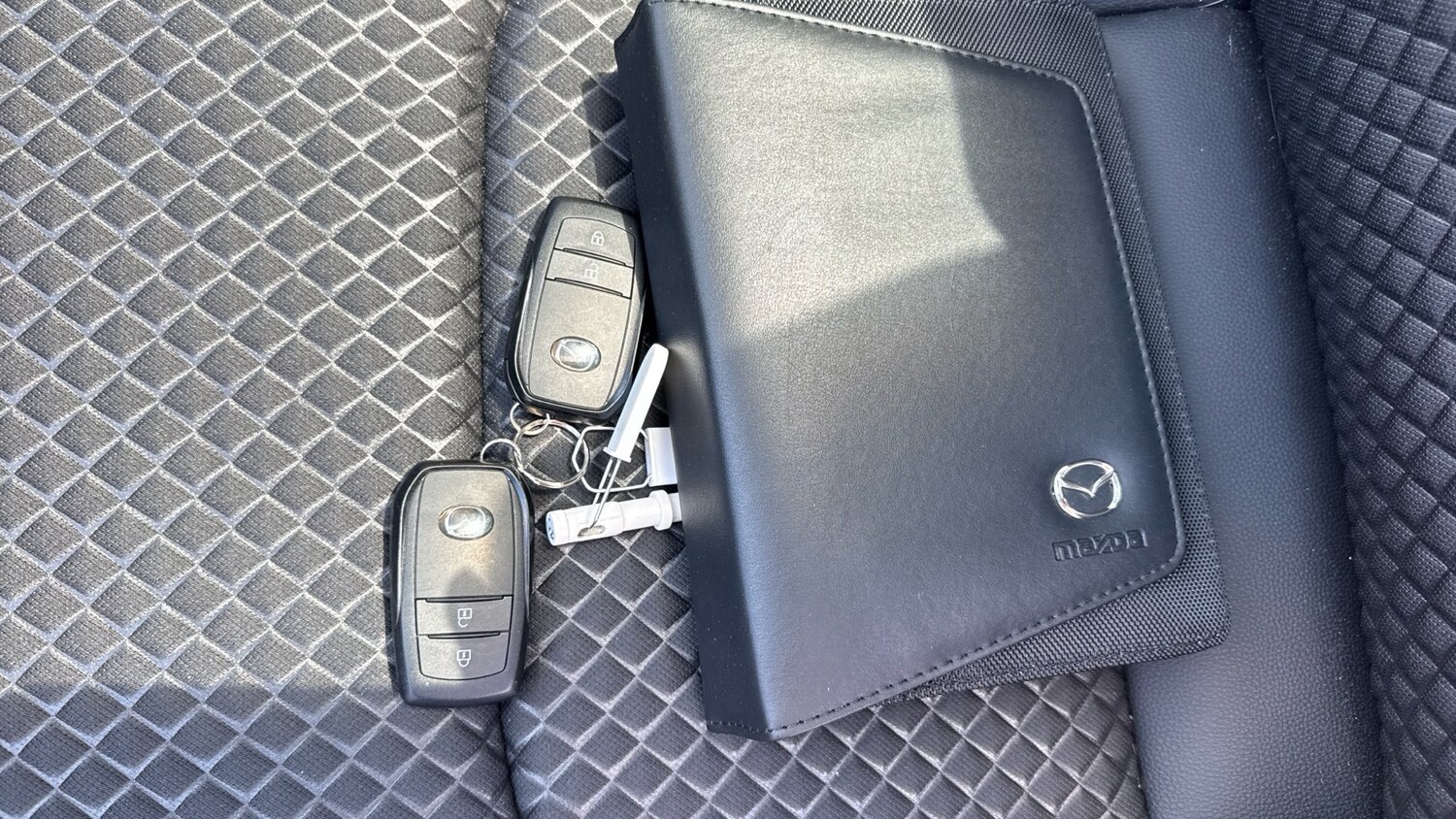 2024 Mazda Mazda2 HYBRID 1.5i Hybrid Homura Plus 5dr CVT Hybrid Hatchback Hatchb - Picture 19 of 24