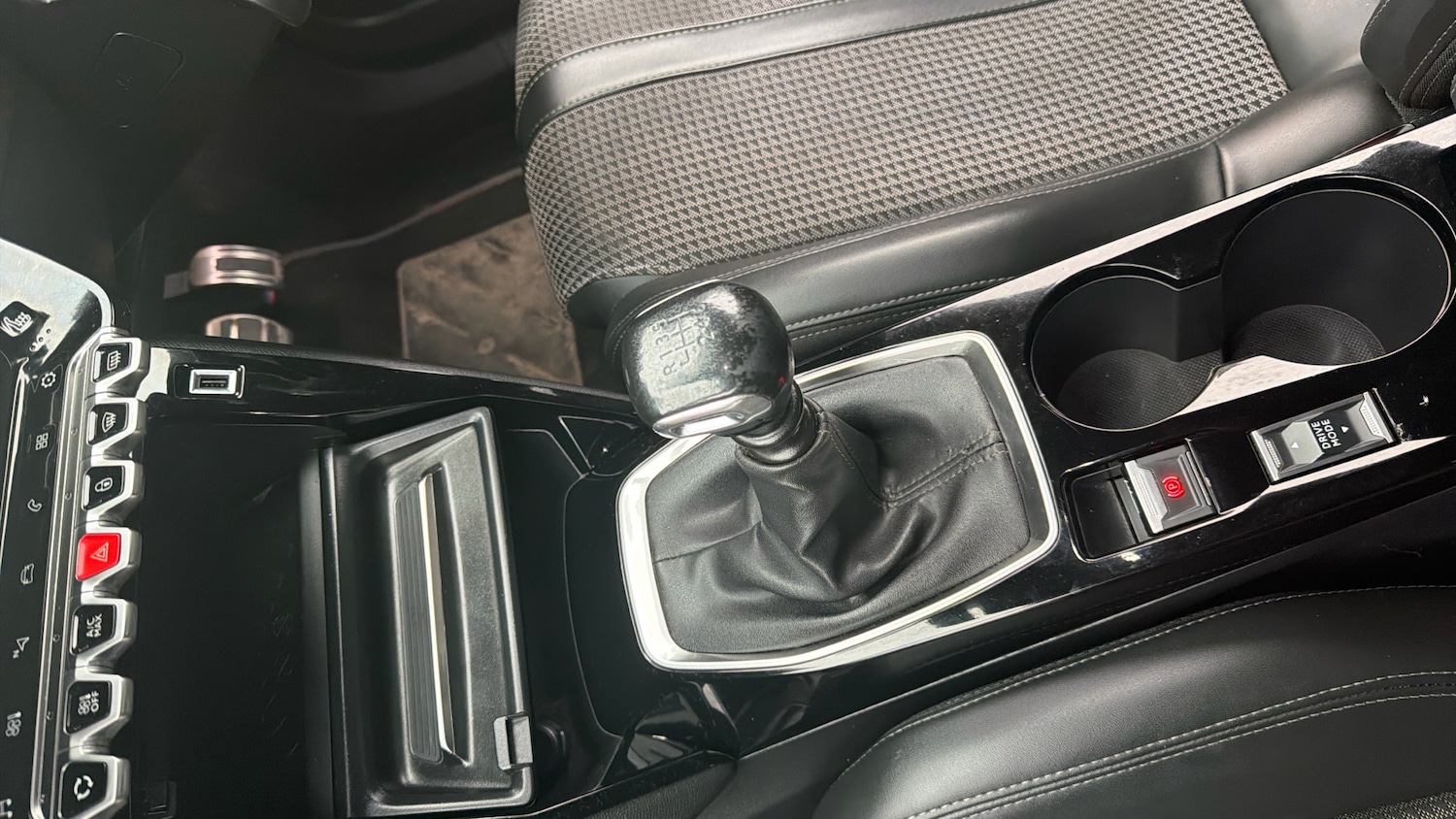 Used Peugeot 2008 2021 for sale - 77997489: Photo 13