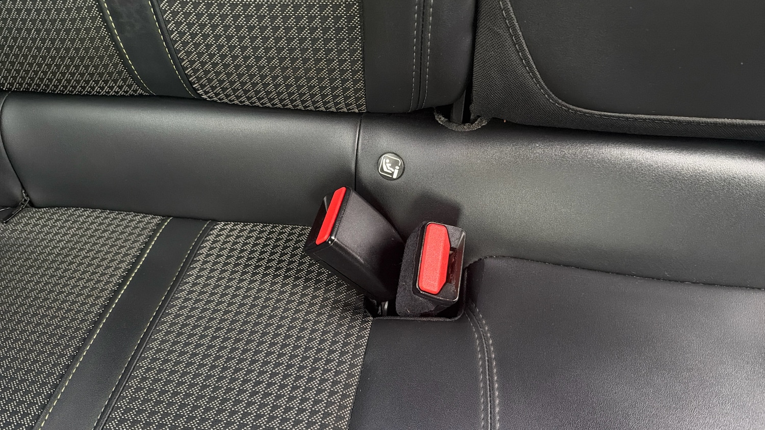 Used Peugeot 2008 2021 for sale - 77997489: Photo 17