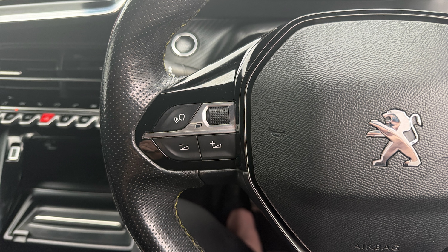 Used Peugeot 2008 2021 for sale - 77997489: Photo 31