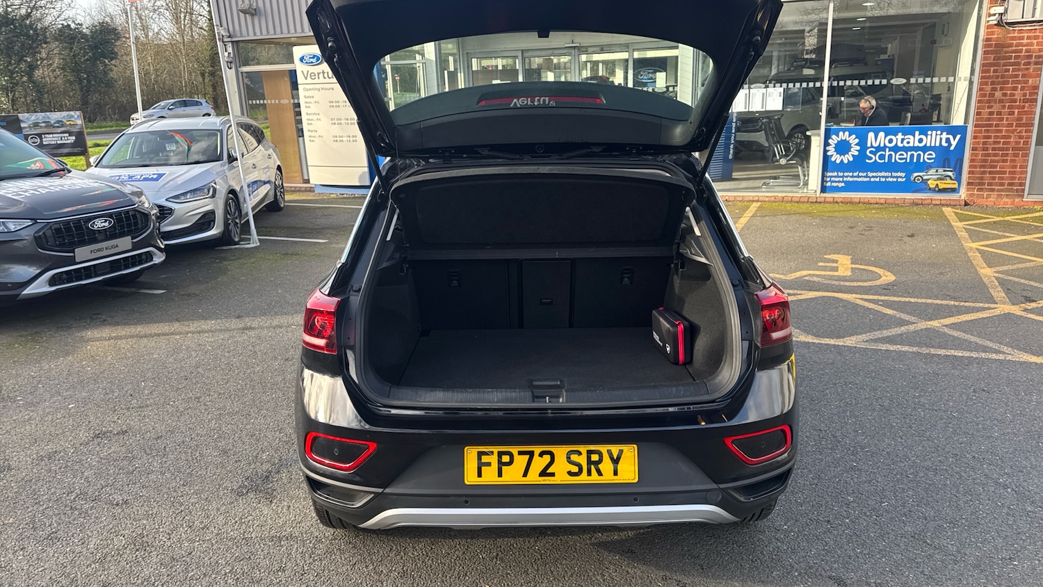 Used Volkswagen T-Roc 2022 for sale - 77641245: Photo 4